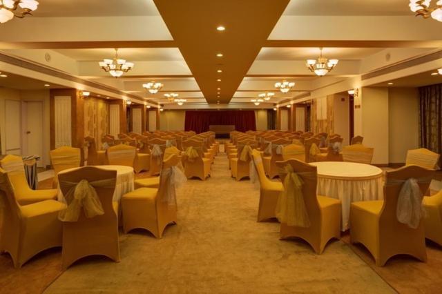 ホテル アンビエンス エクセレンシー Pimpri-Chinchwad エクステリア 写真